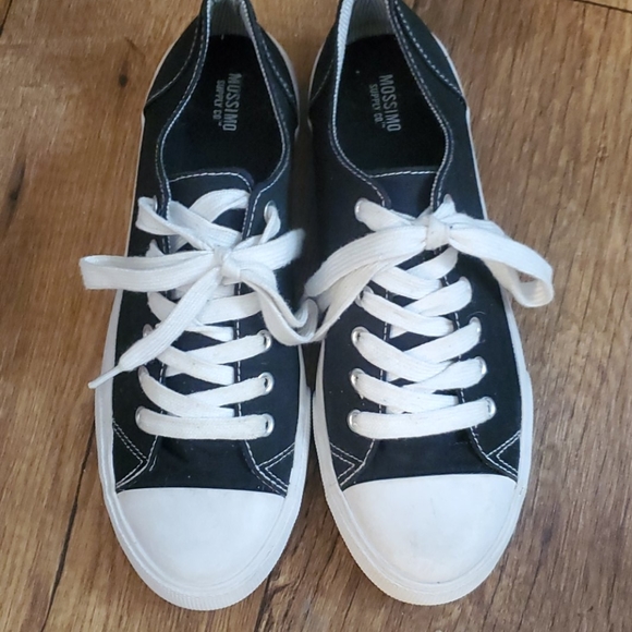 mossimo tennis shoes